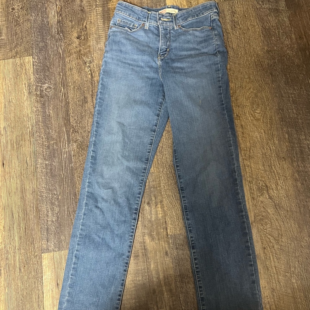 Levi Signature High Rise straight leg jeans Womens size 4